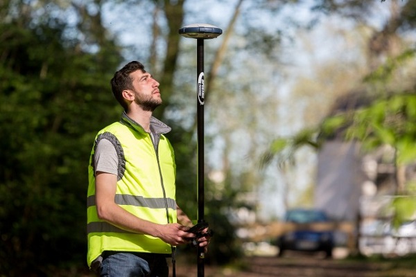 GPS meetapparatuur hoogteverschil tuin meten