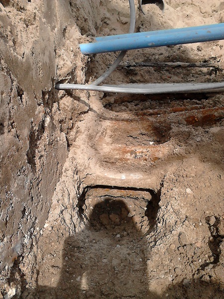 Proefsleuf voor inmeten kabels en leidingen